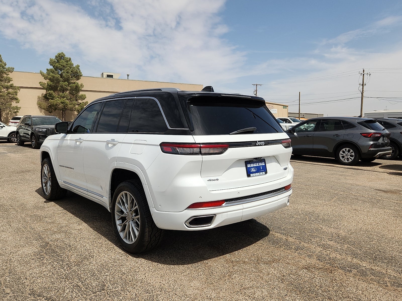 2023 Jeep Grand Cherokee Summit