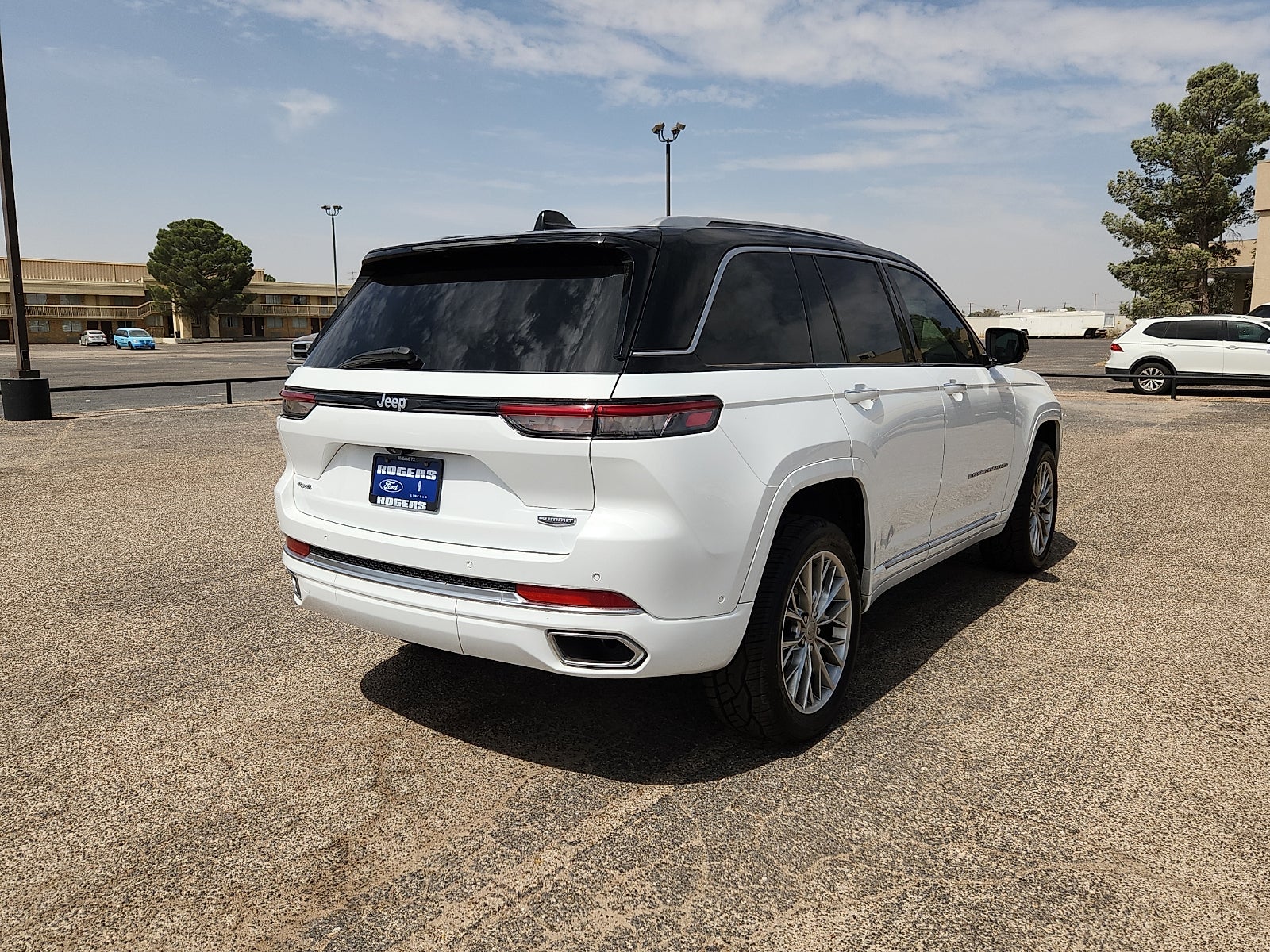 2023 Jeep Grand Cherokee Summit