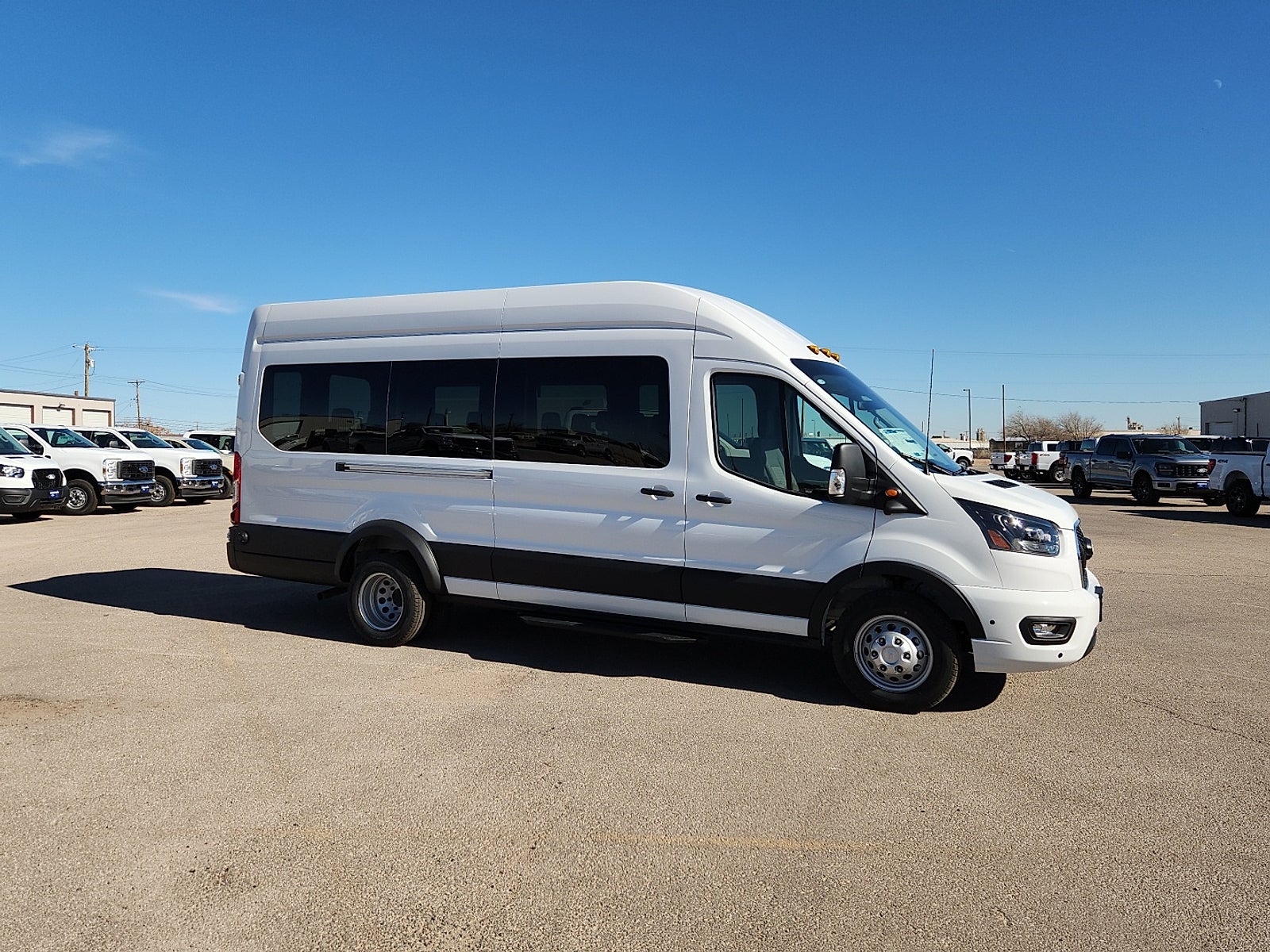2026 Ford Transit Passenger Wagon XLT