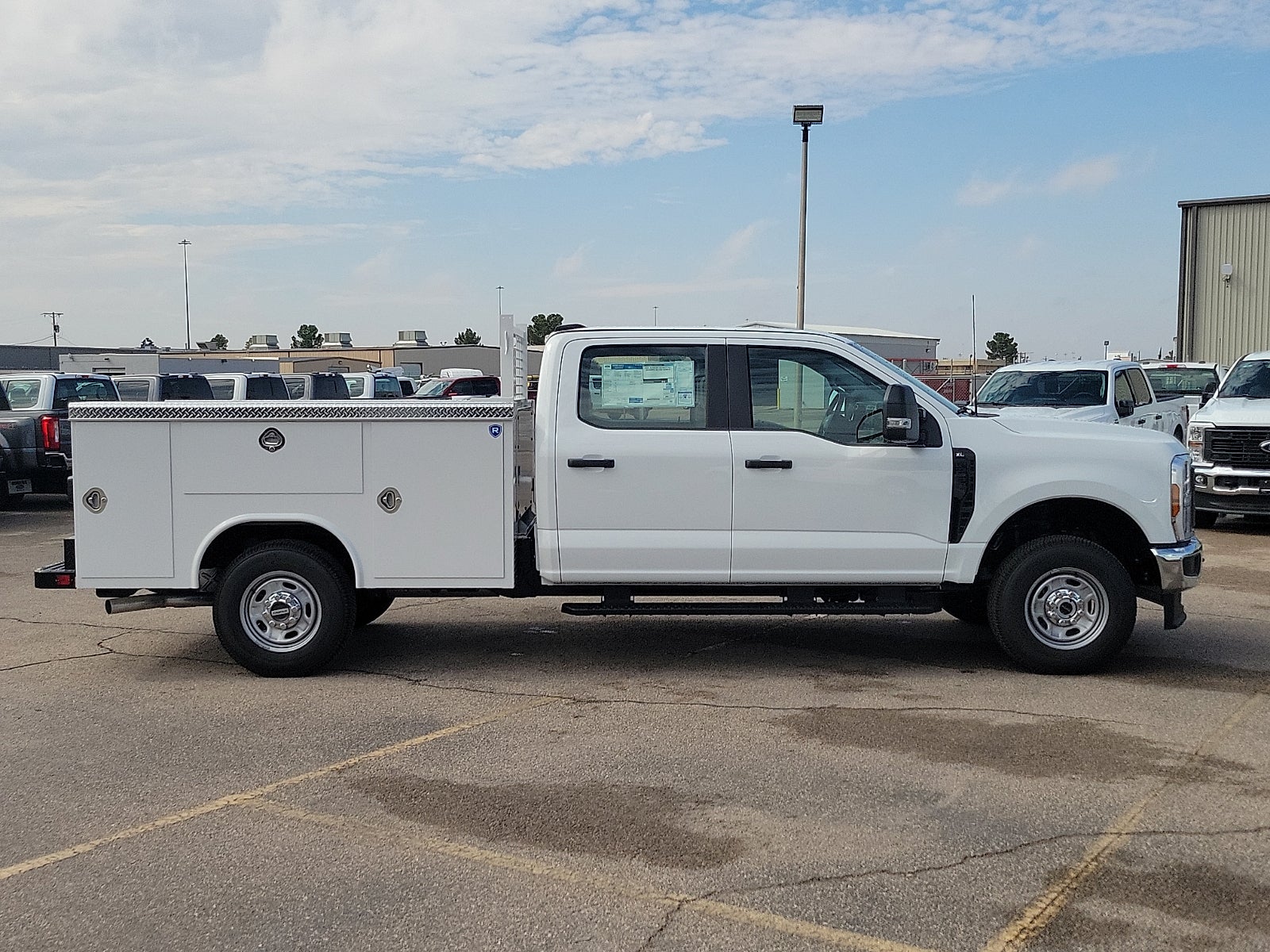 2027 Ford F-250SD XL