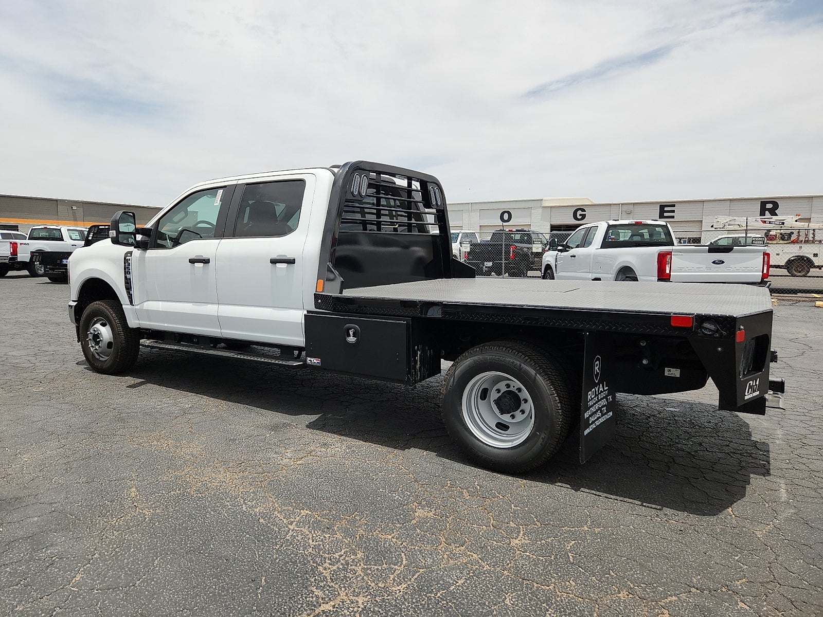2026 Ford Super Duty F-350 DRW XL