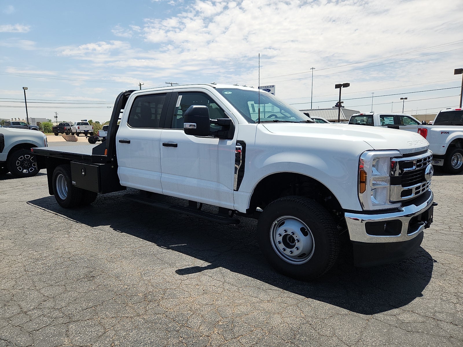 2026 Ford Super Duty F-350 DRW XL