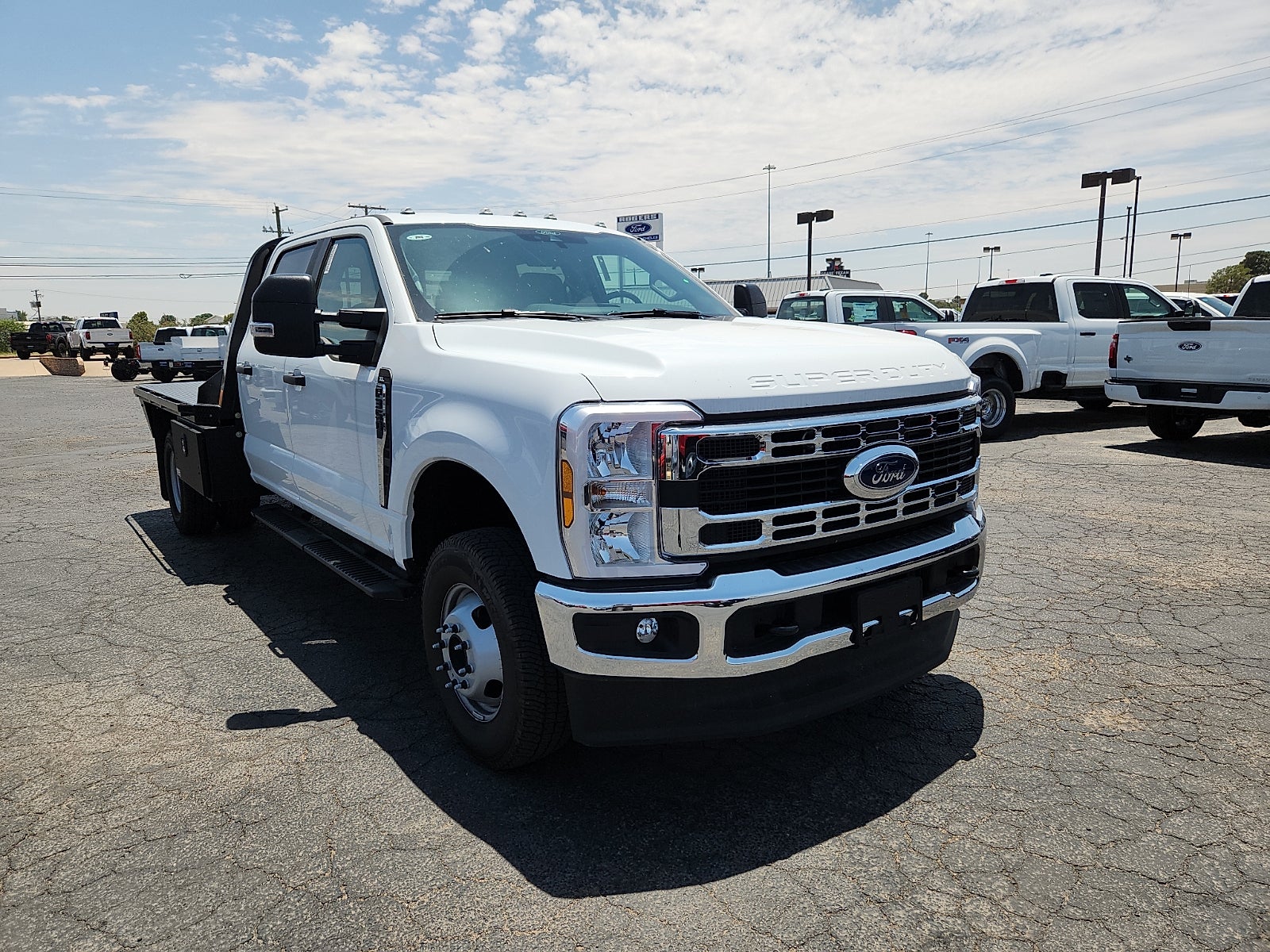 2026 Ford Super Duty F-350 DRW XL