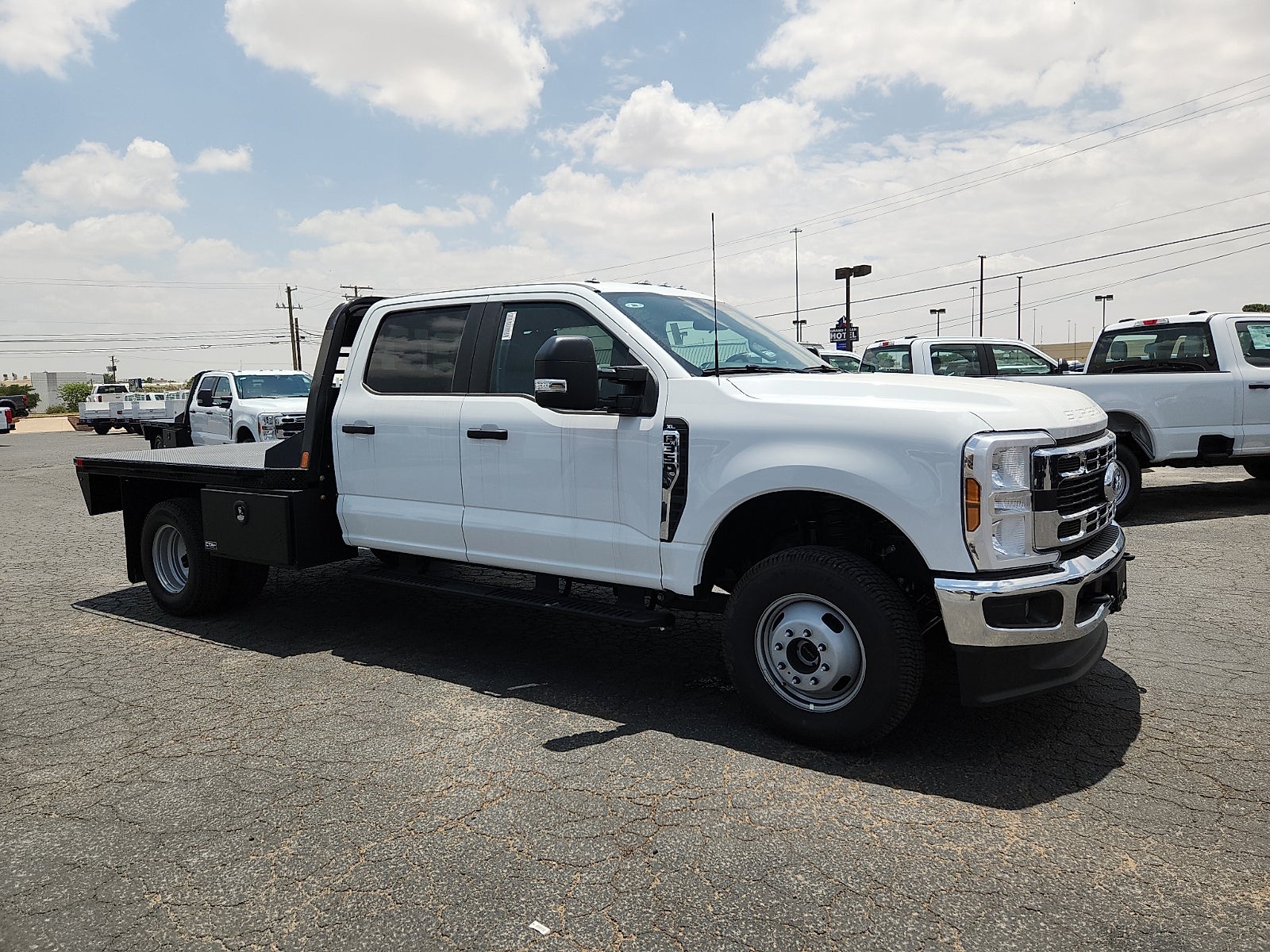 2026 Ford Super Duty F-350 DRW XL