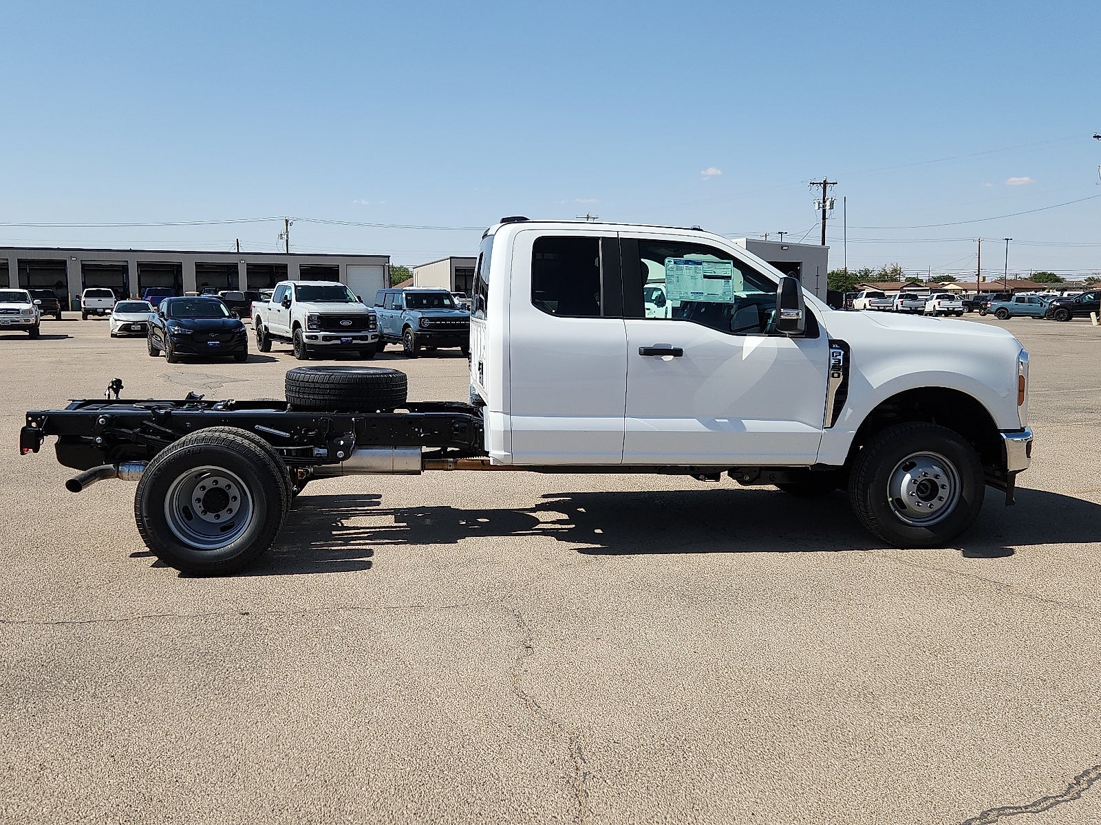 2025 Ford Super Duty F-350 DRW XL