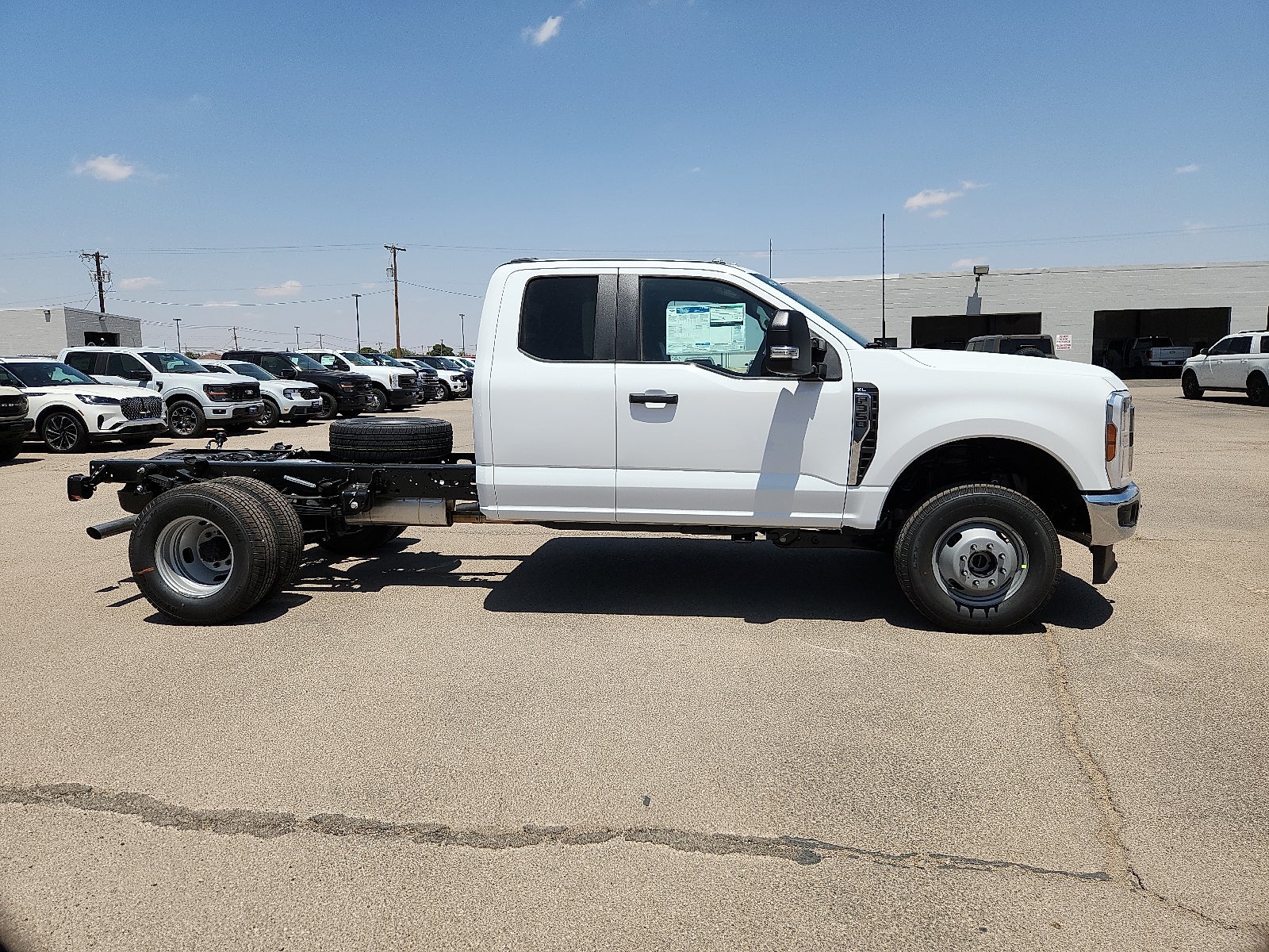 2025 Ford Super Duty F-350 DRW XL