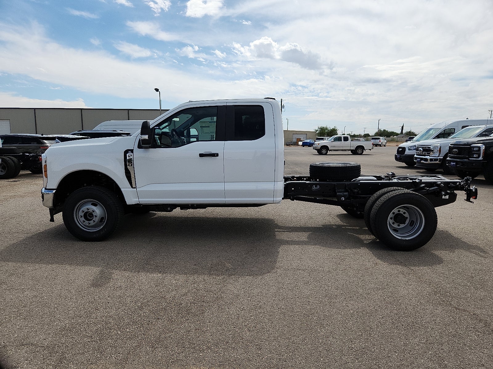 2025 Ford Super Duty F-350 DRW XL