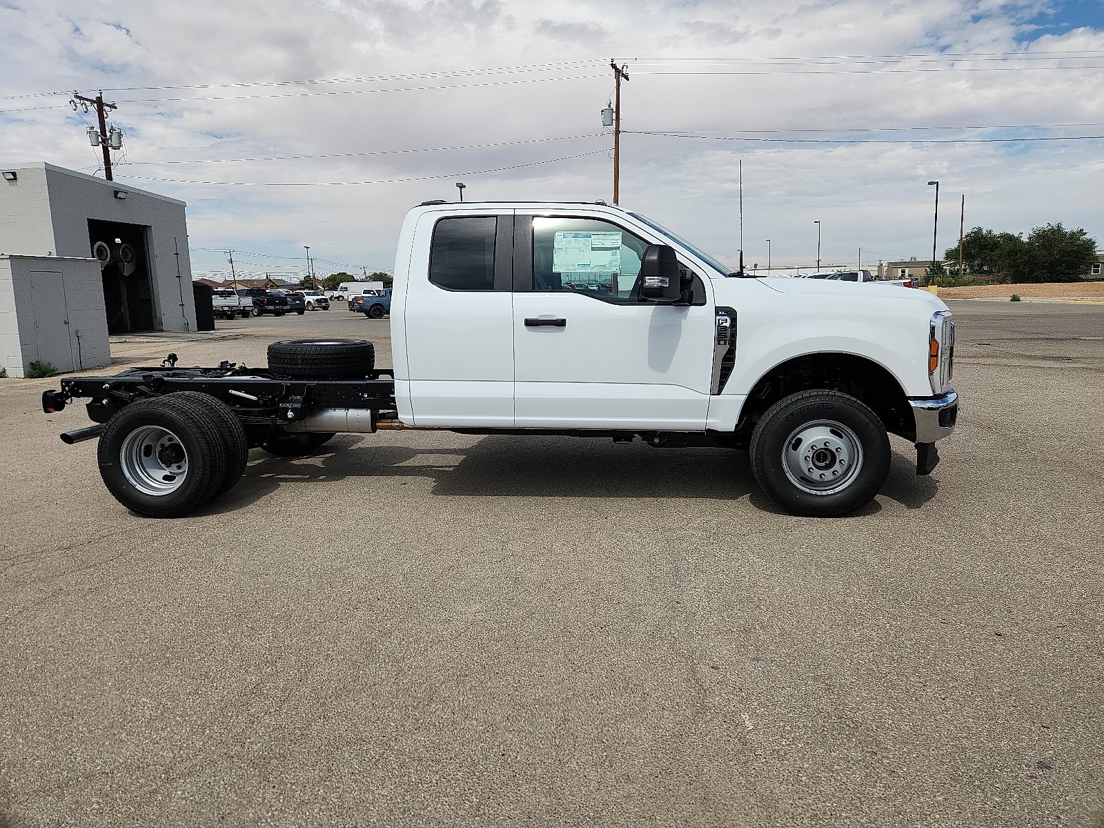 2025 Ford Super Duty F-350 DRW XL
