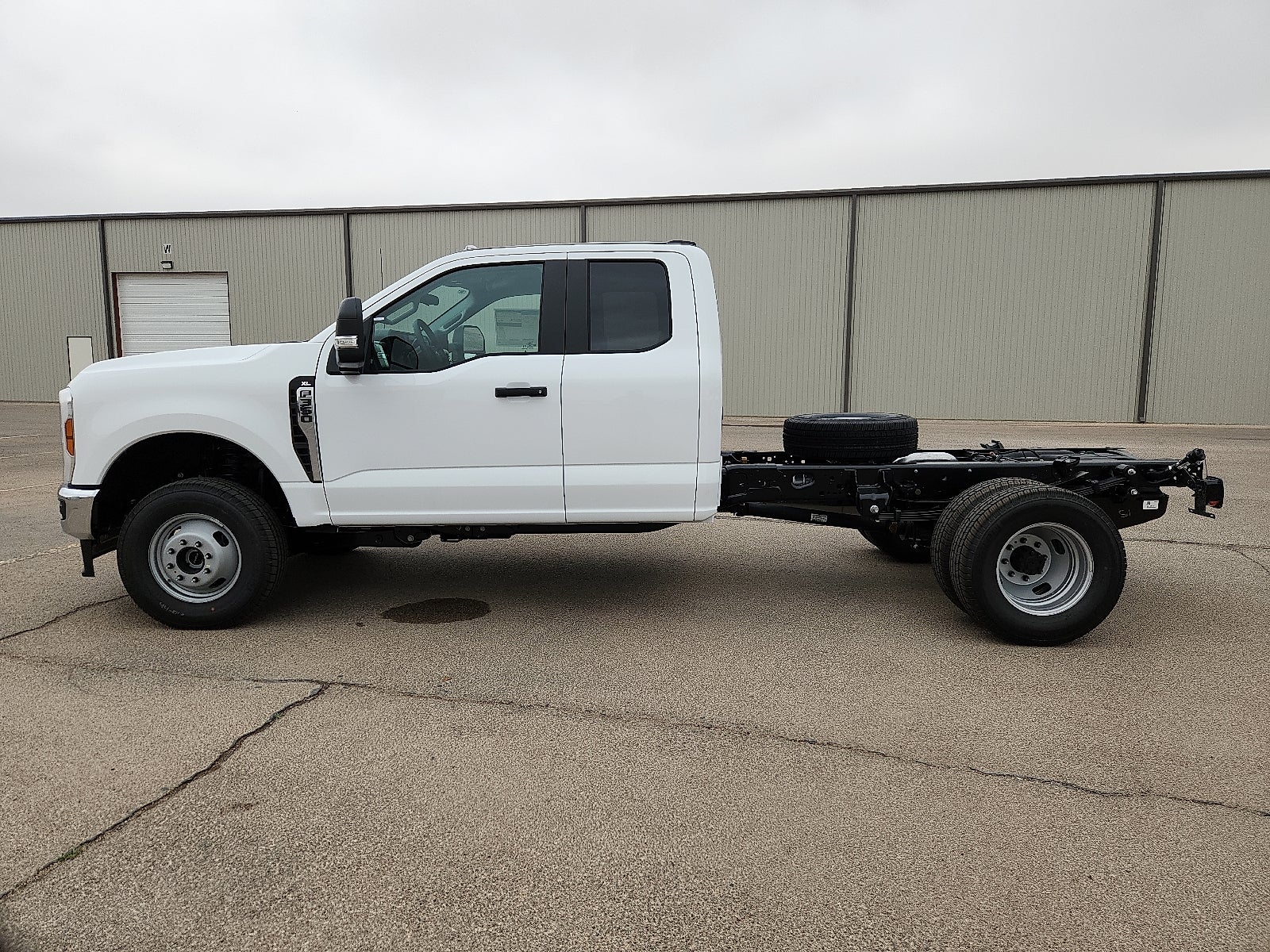 2025 Ford Super Duty F-350 DRW XL