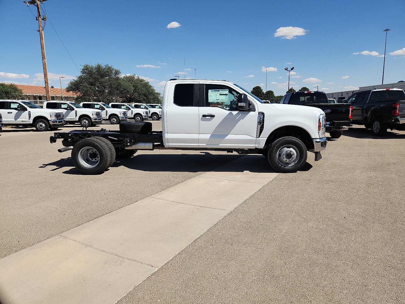 2025 Ford Super Duty F-350 DRW XL