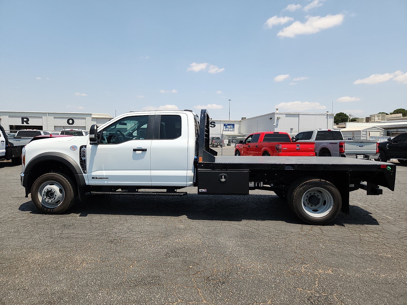 2026 Ford Super Duty F-550 DRW XLT