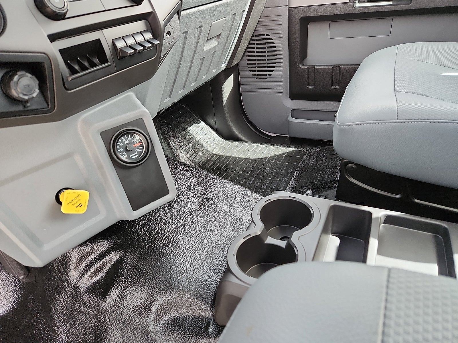 2027 Ford F-650 Straight Frame Base