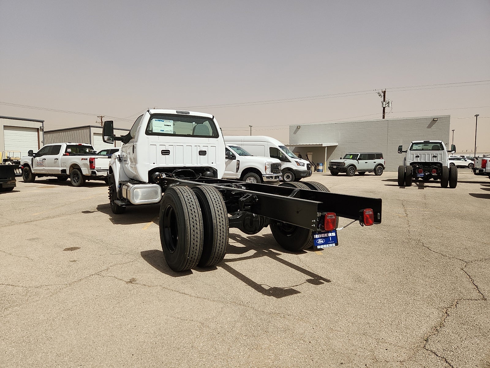 2027 Ford F-650 Straight Frame Base