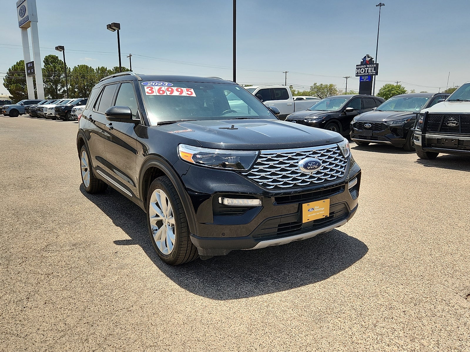 2023 Ford Explorer Platinum