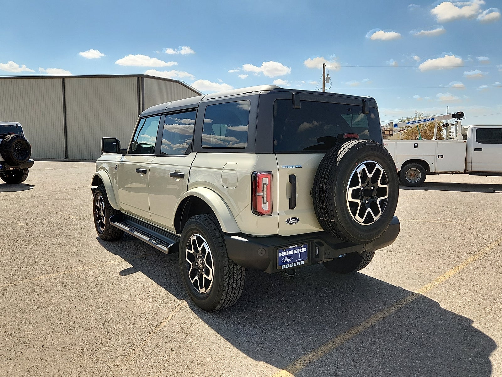 2026 Ford Bronco Outer Banks
