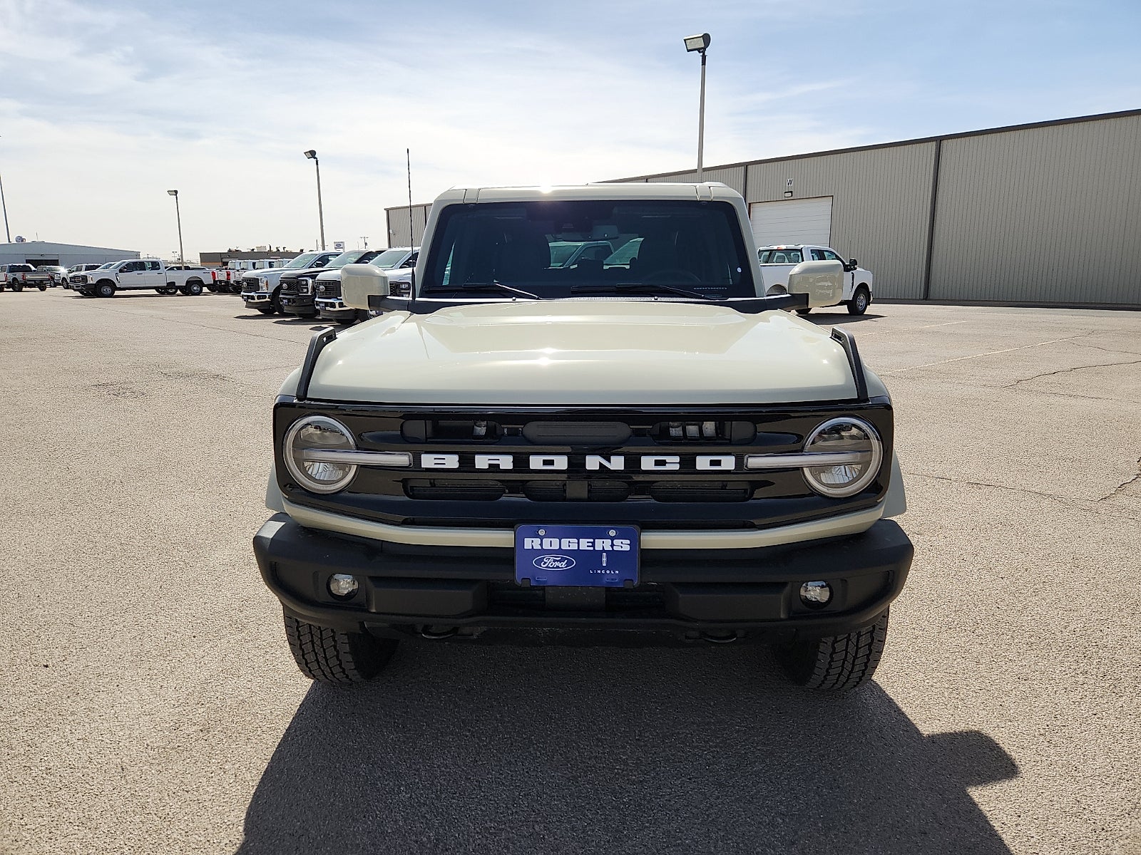 2026 Ford Bronco Outer Banks