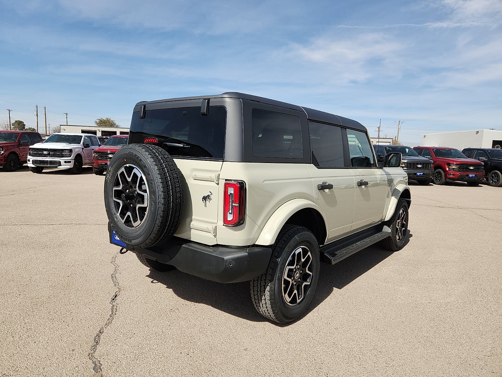2026 Ford Bronco Outer Banks