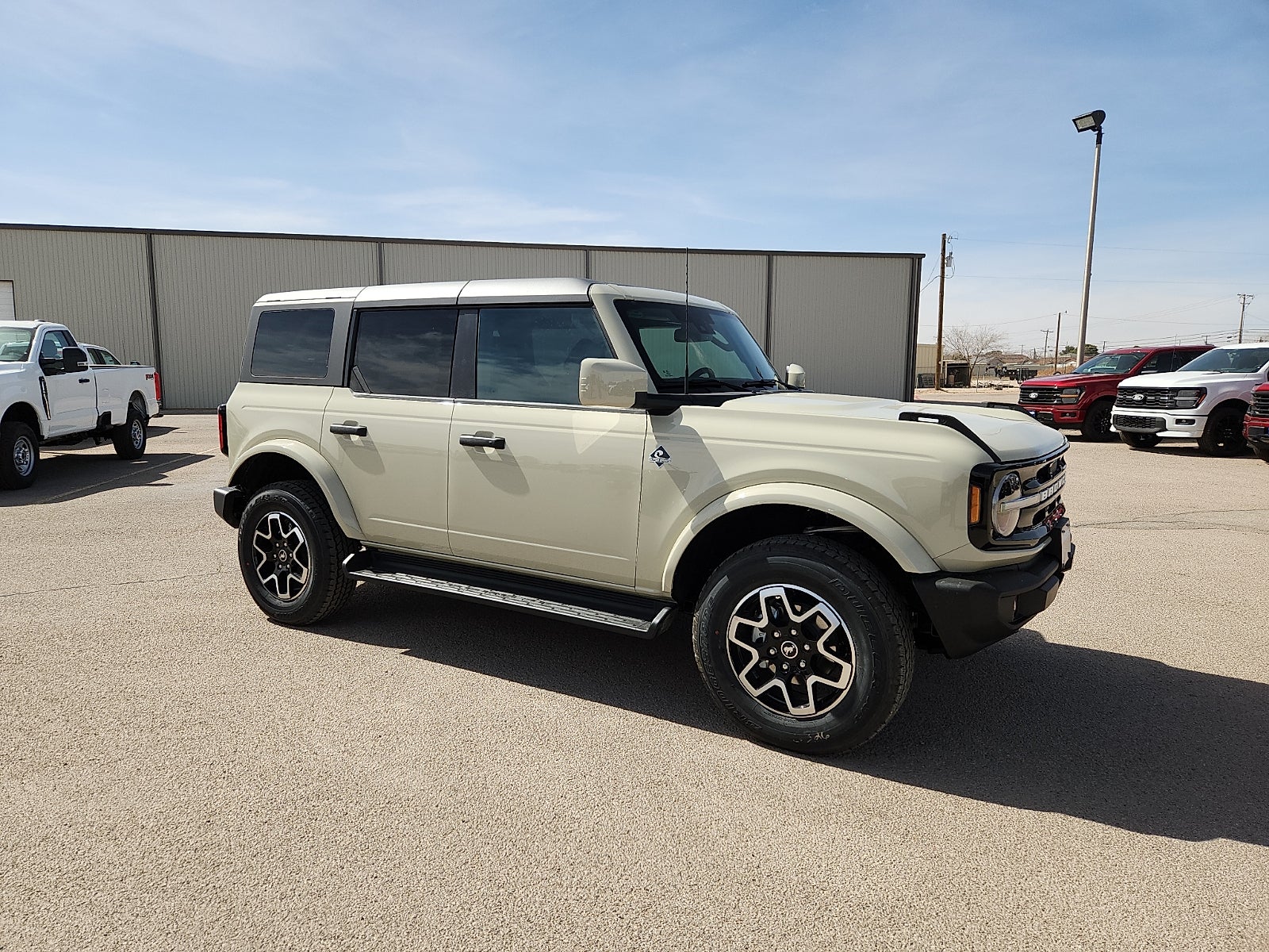 2026 Ford Bronco Outer Banks