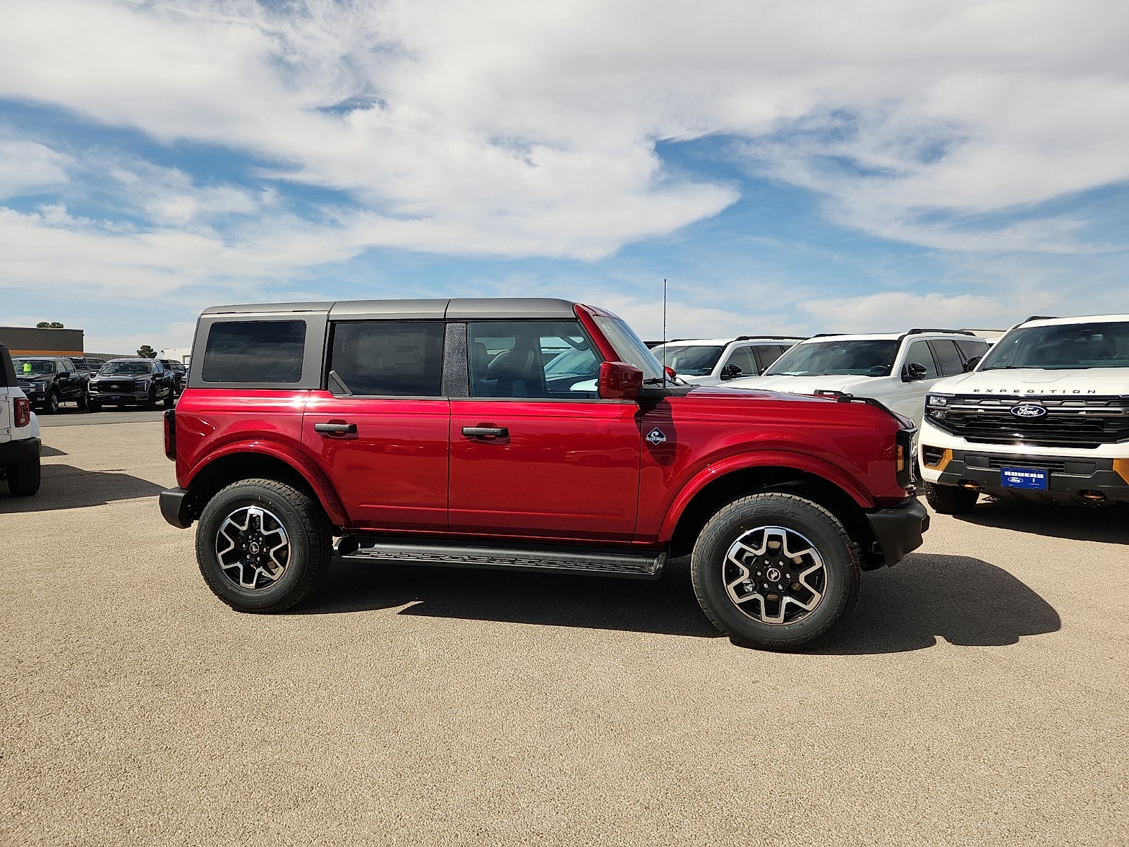 2026 Ford Bronco Outer Banks