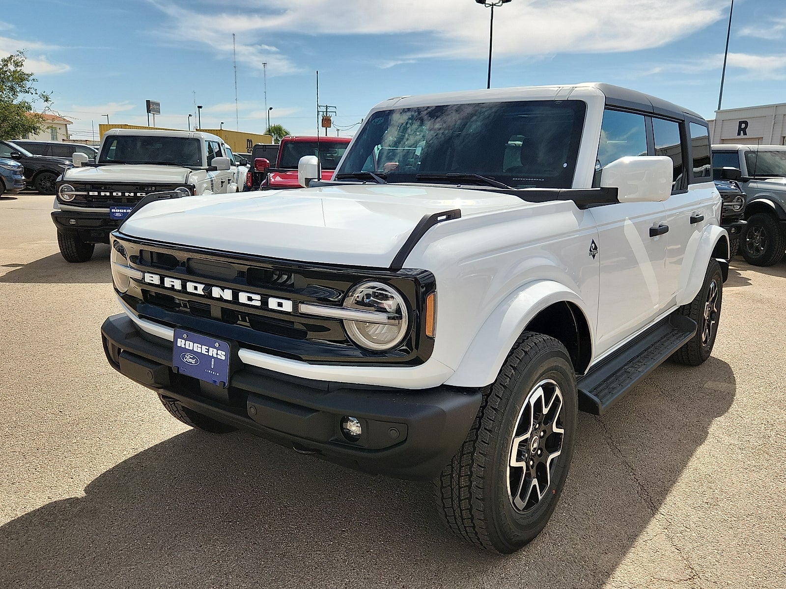2026 Ford Bronco Outer Banks