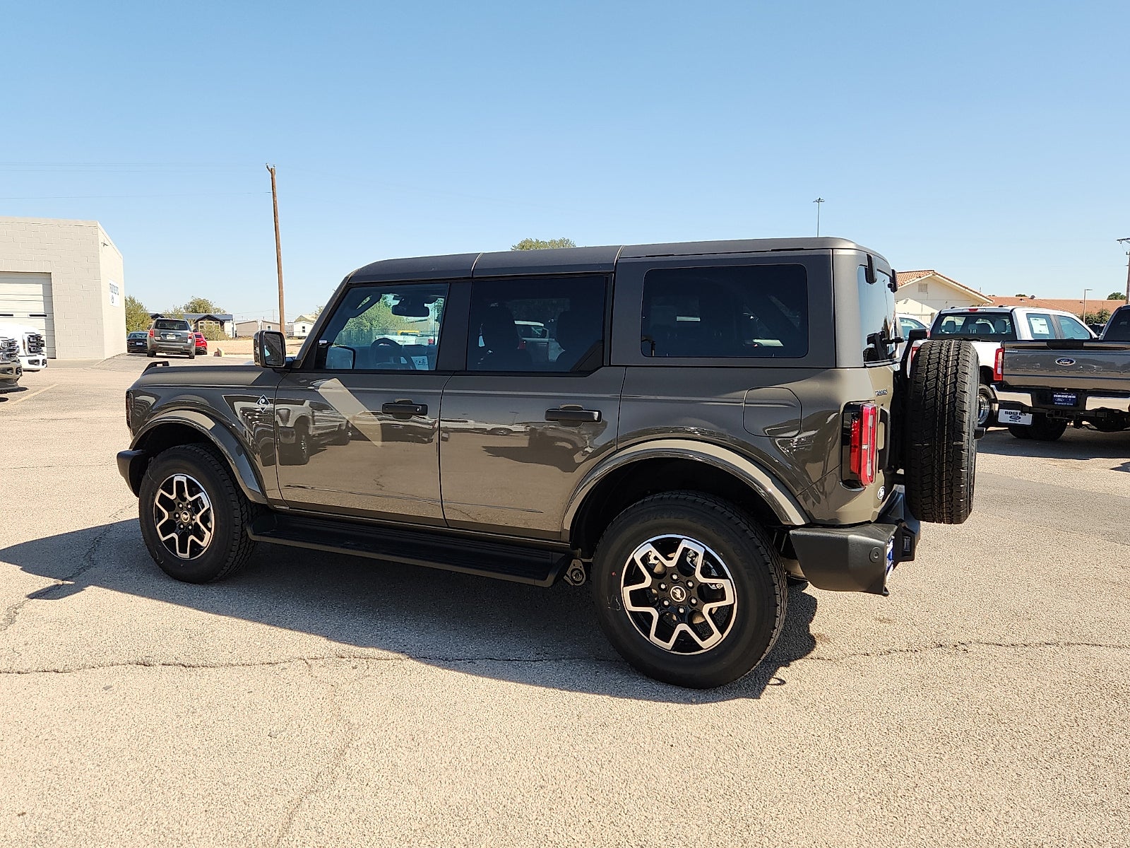 2026 Ford Bronco Outer Banks