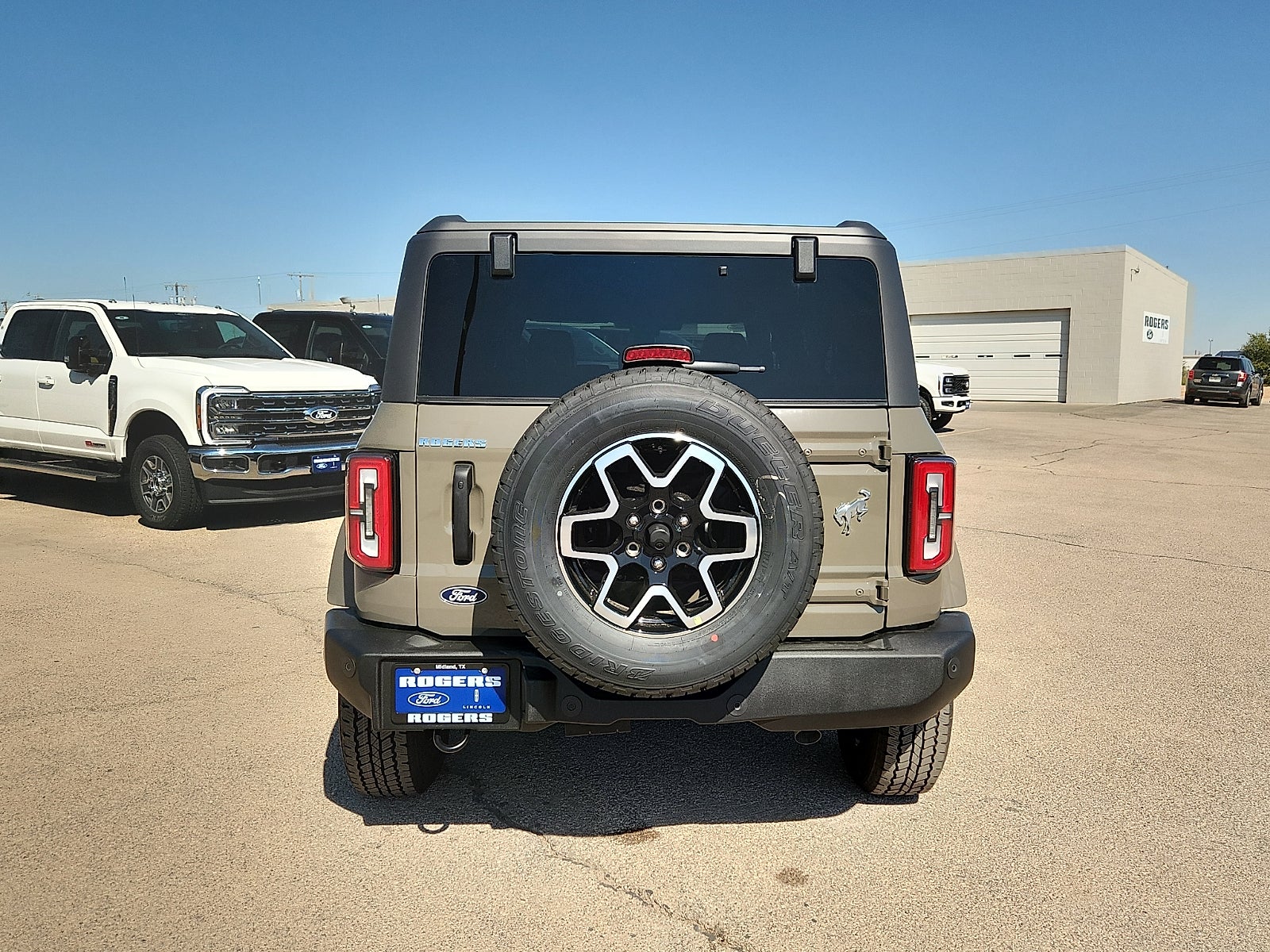 2026 Ford Bronco Outer Banks