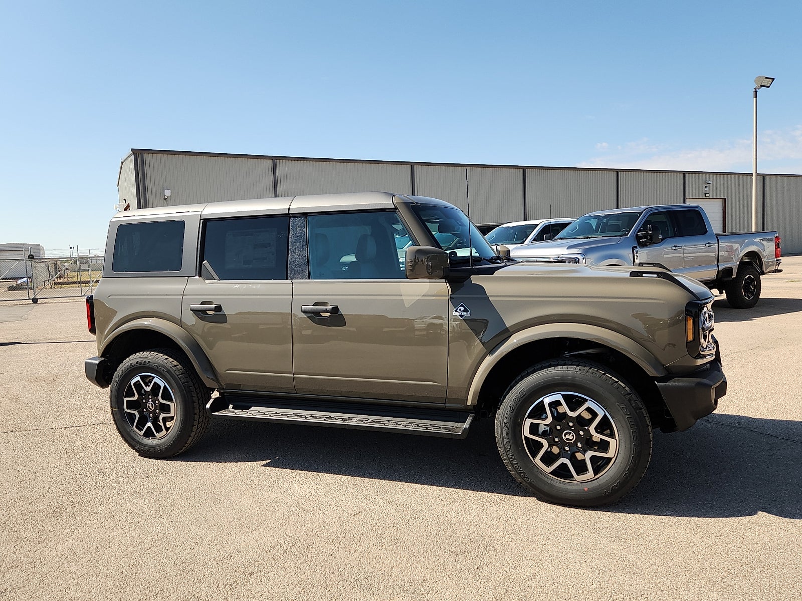 2026 Ford Bronco Outer Banks