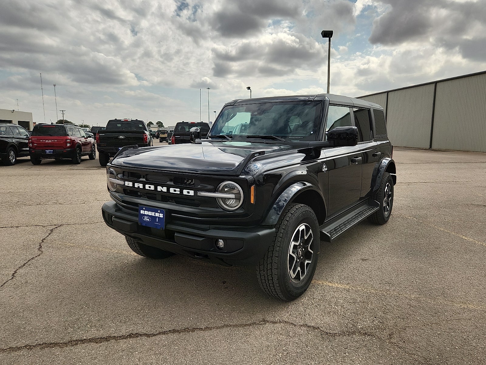 2026 Ford Bronco Outer Banks