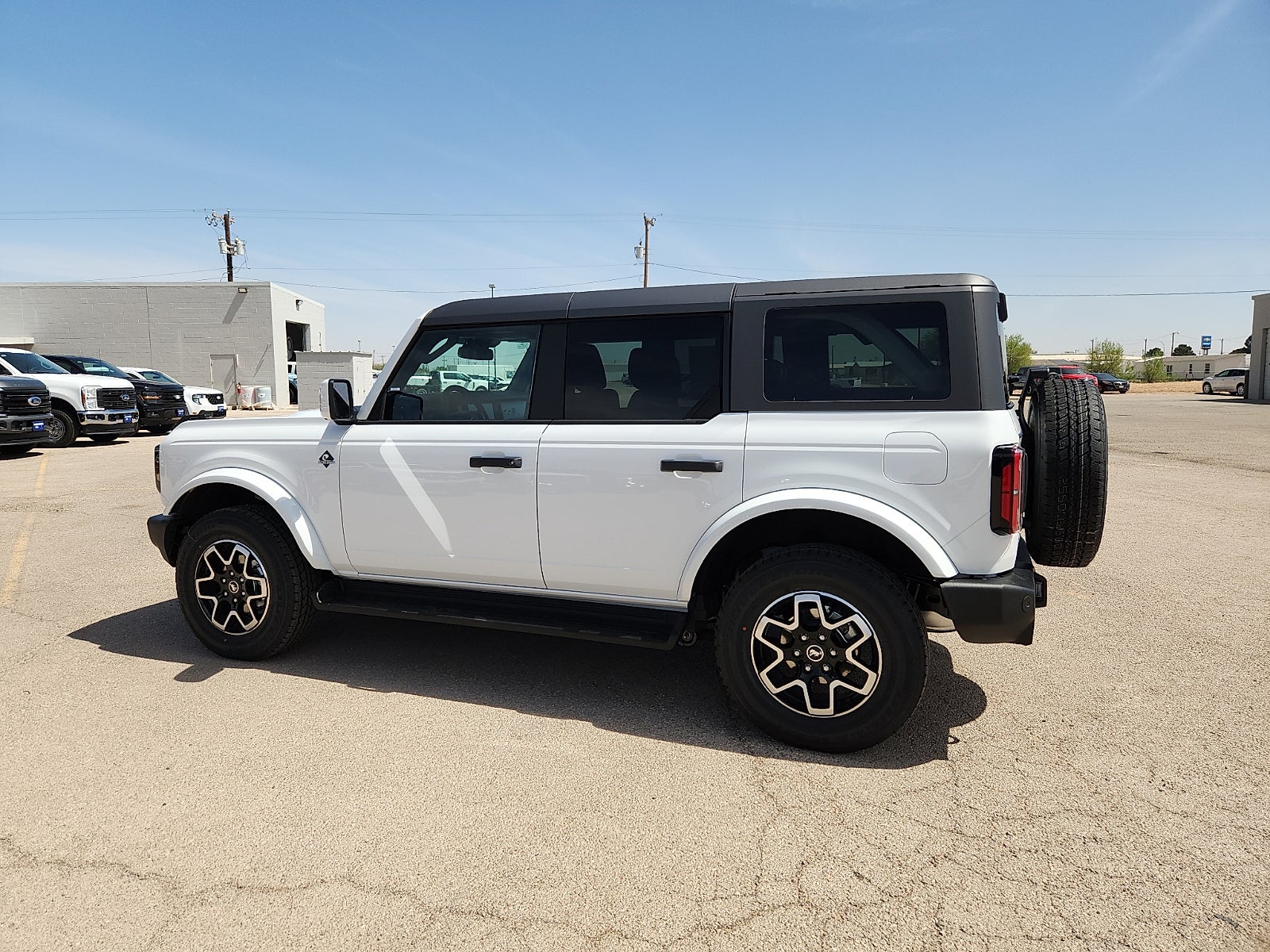 2026 Ford Bronco Outer Banks