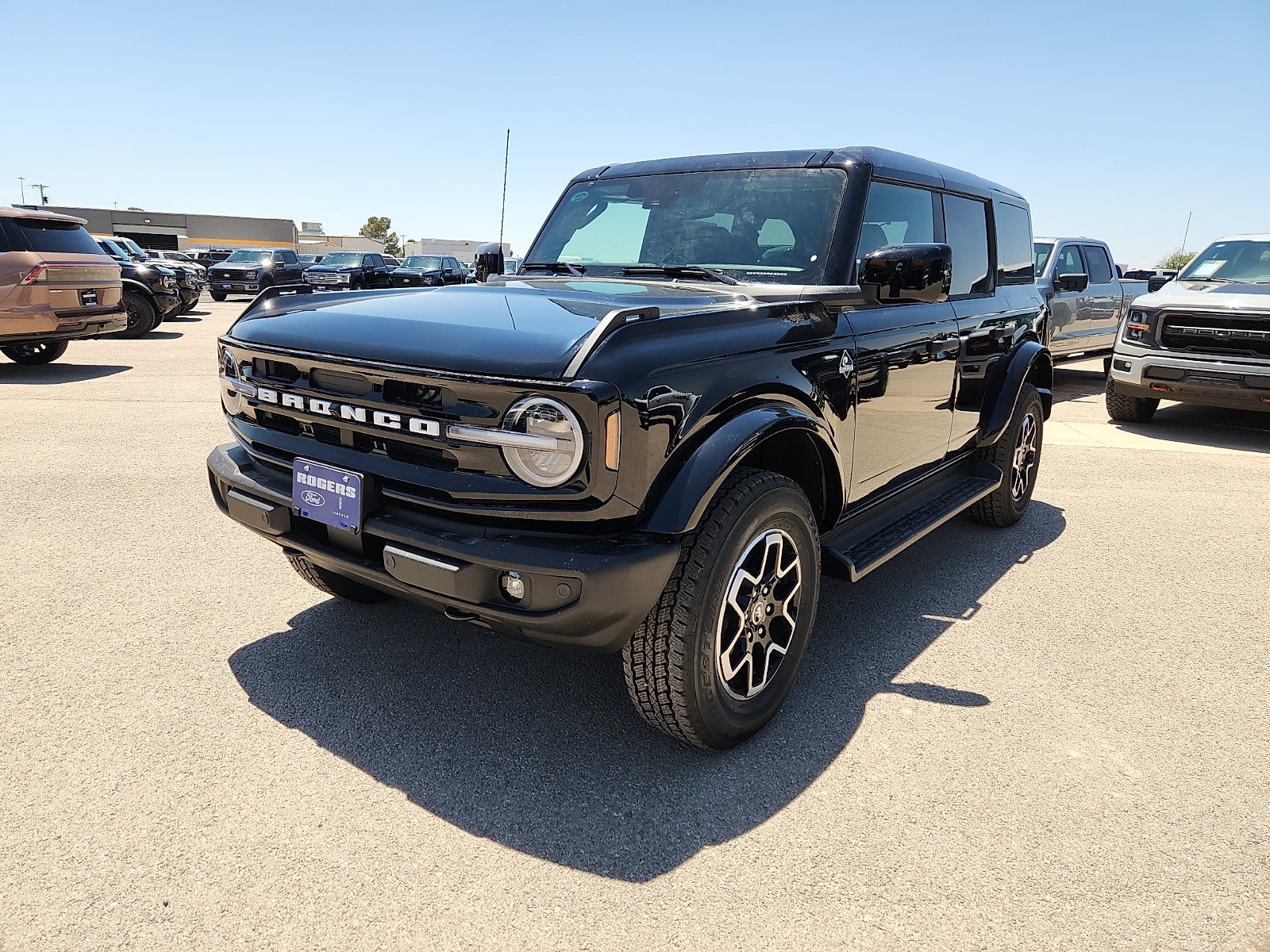 2026 Ford Bronco Outer Banks