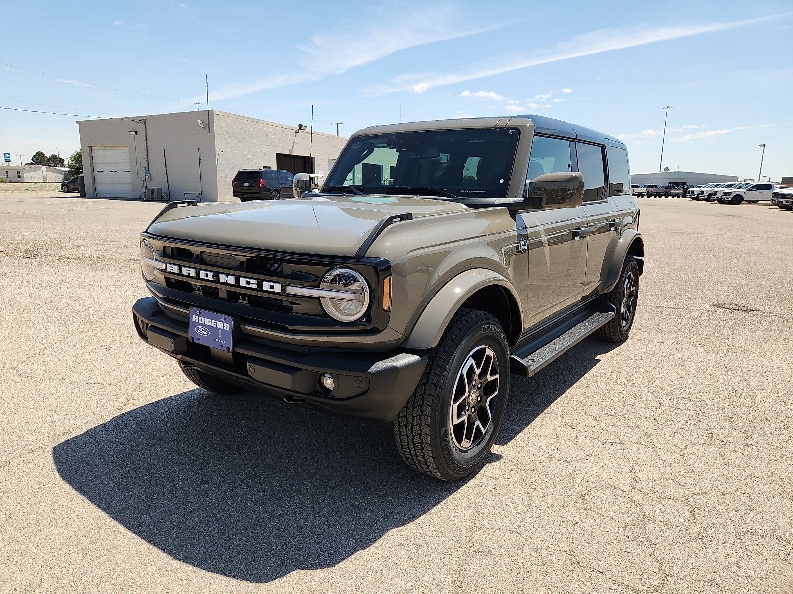 2026 Ford Bronco Outer Banks