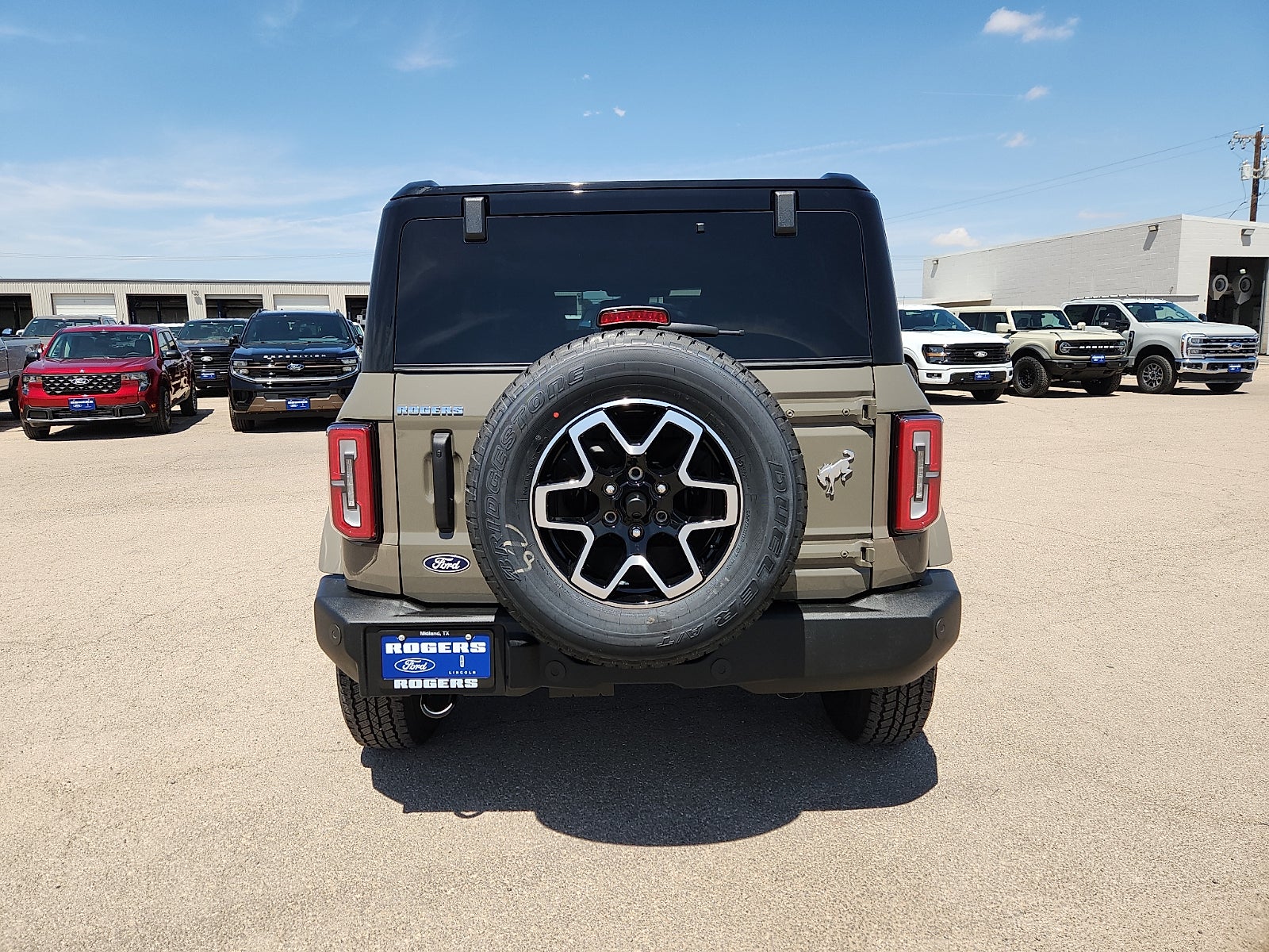 2026 Ford Bronco Outer Banks