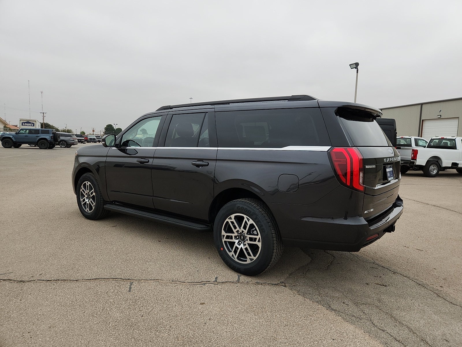 2025 Ford Expedition Max Active