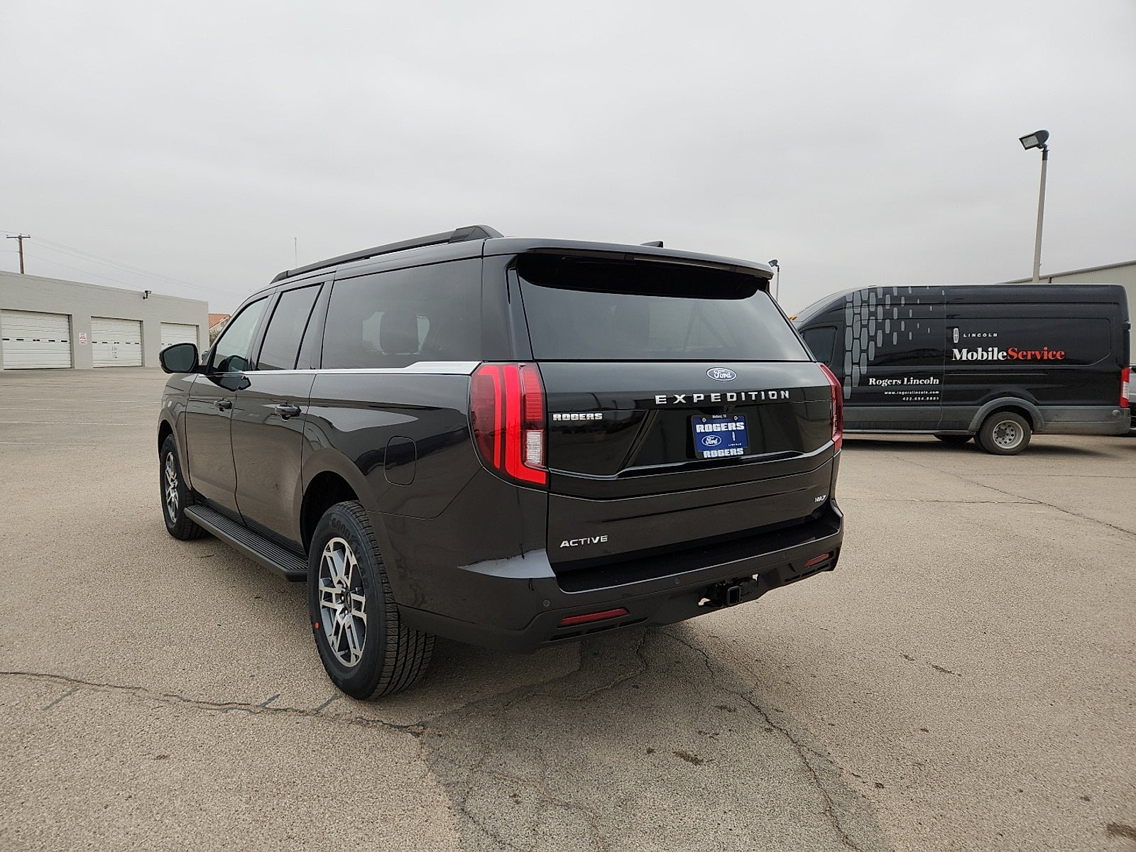 2025 Ford Expedition Max Active