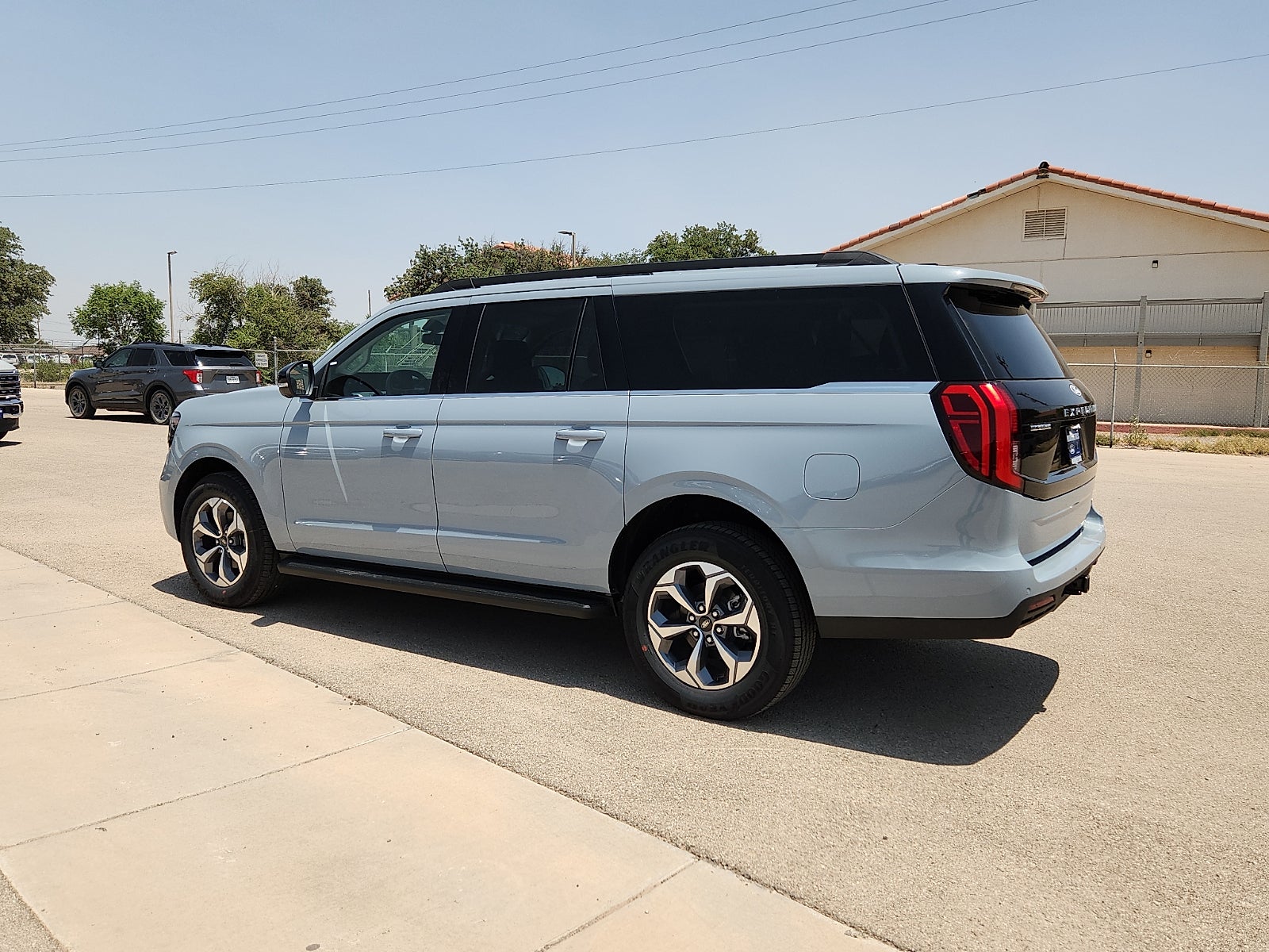 2027 Ford Expedition Max Active