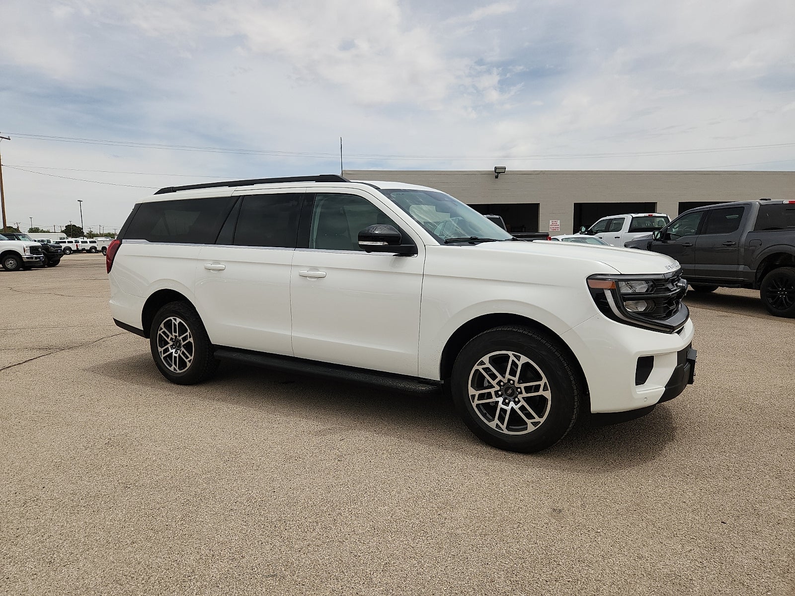 2026 Ford Expedition Max Active