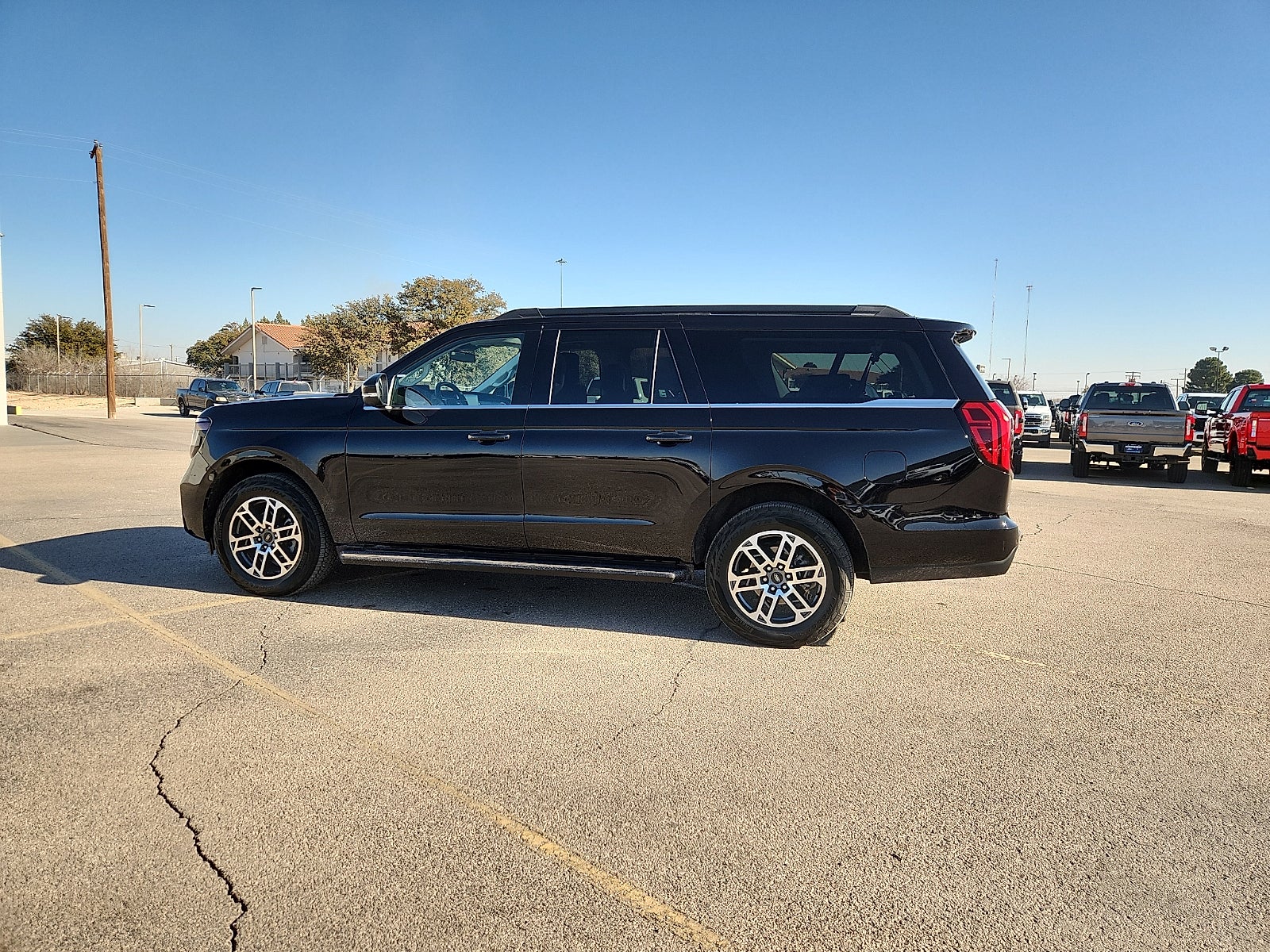 2025 Ford Expedition Max Active