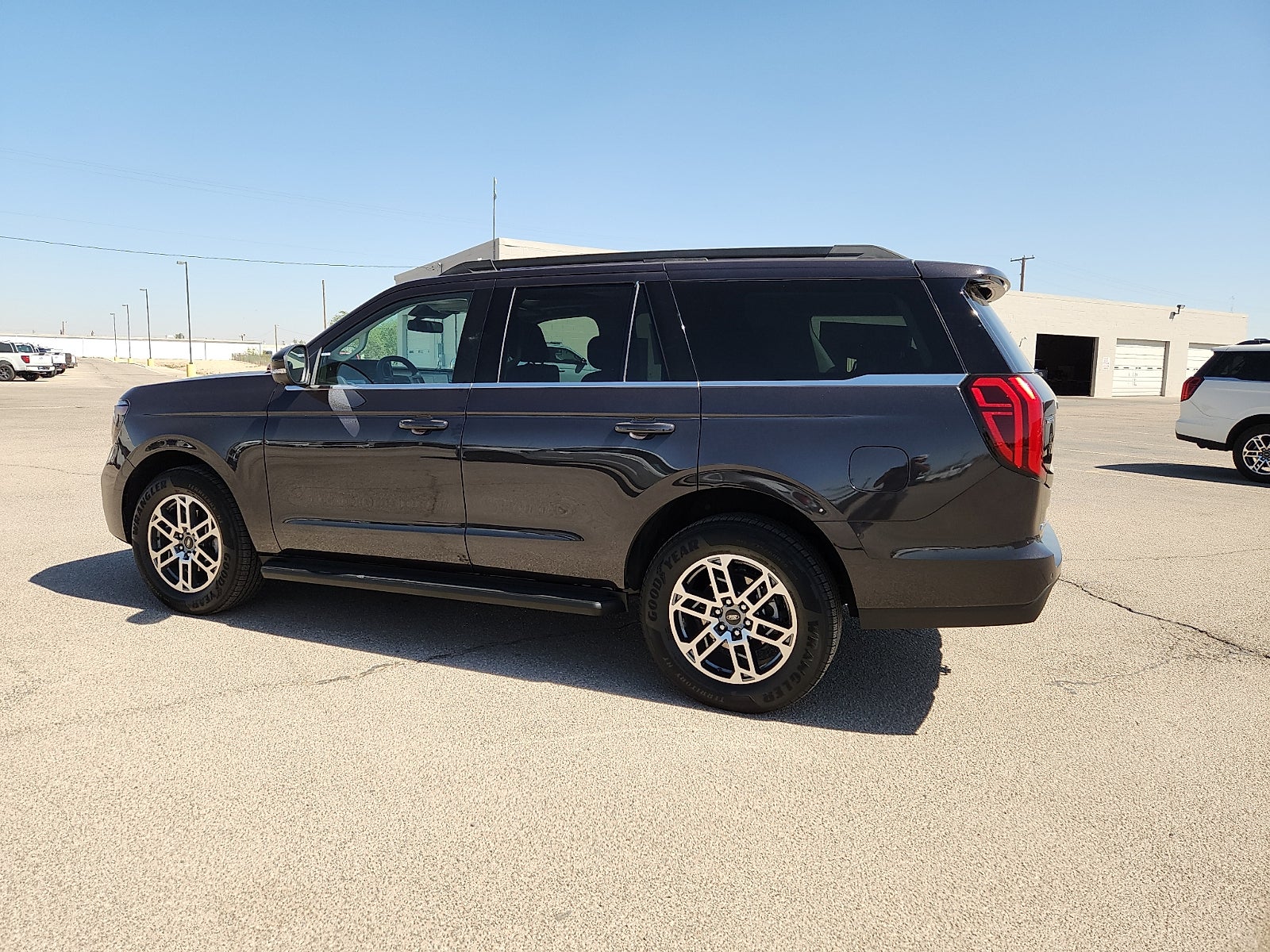 2025 Ford Expedition Active