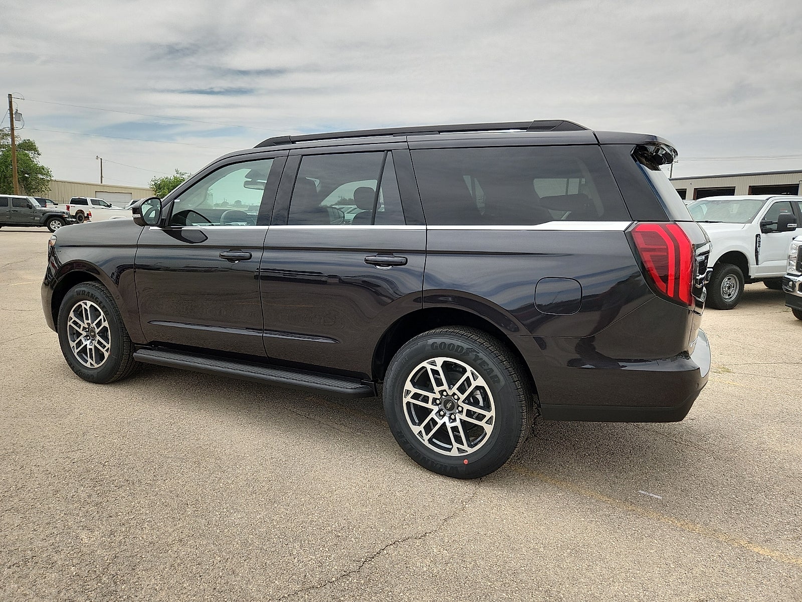 2026 Ford Expedition Active