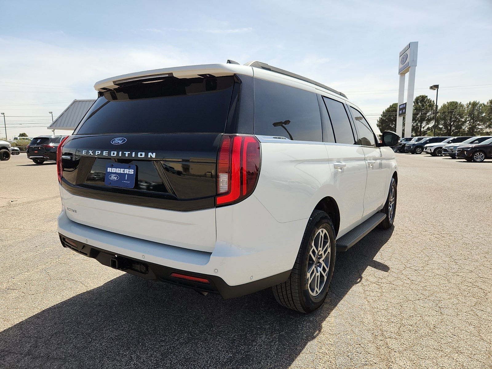 2025 Ford Expedition Active