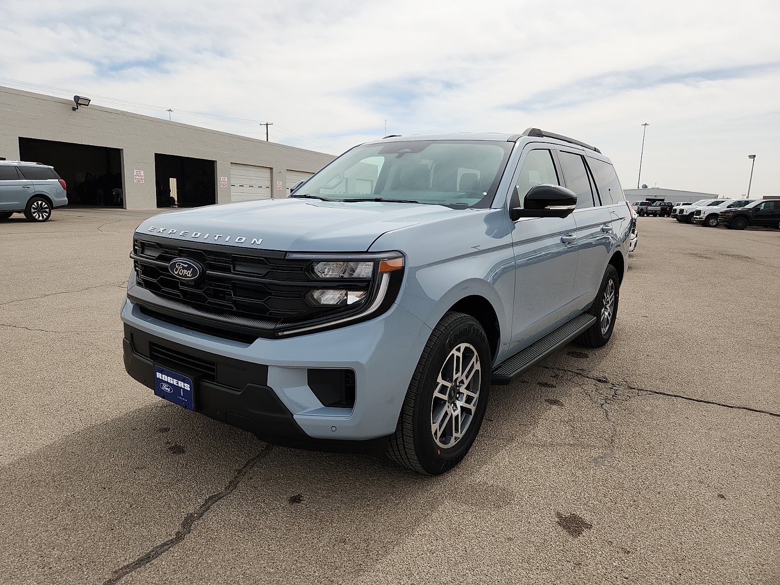 2026 Ford Expedition Active