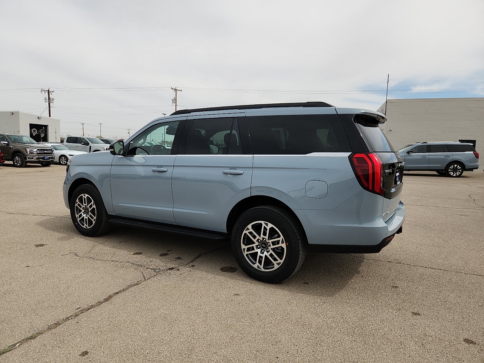 2026 Ford Expedition Active