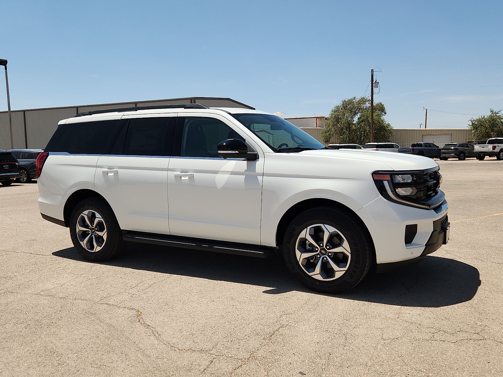 2027 Ford Expedition Active