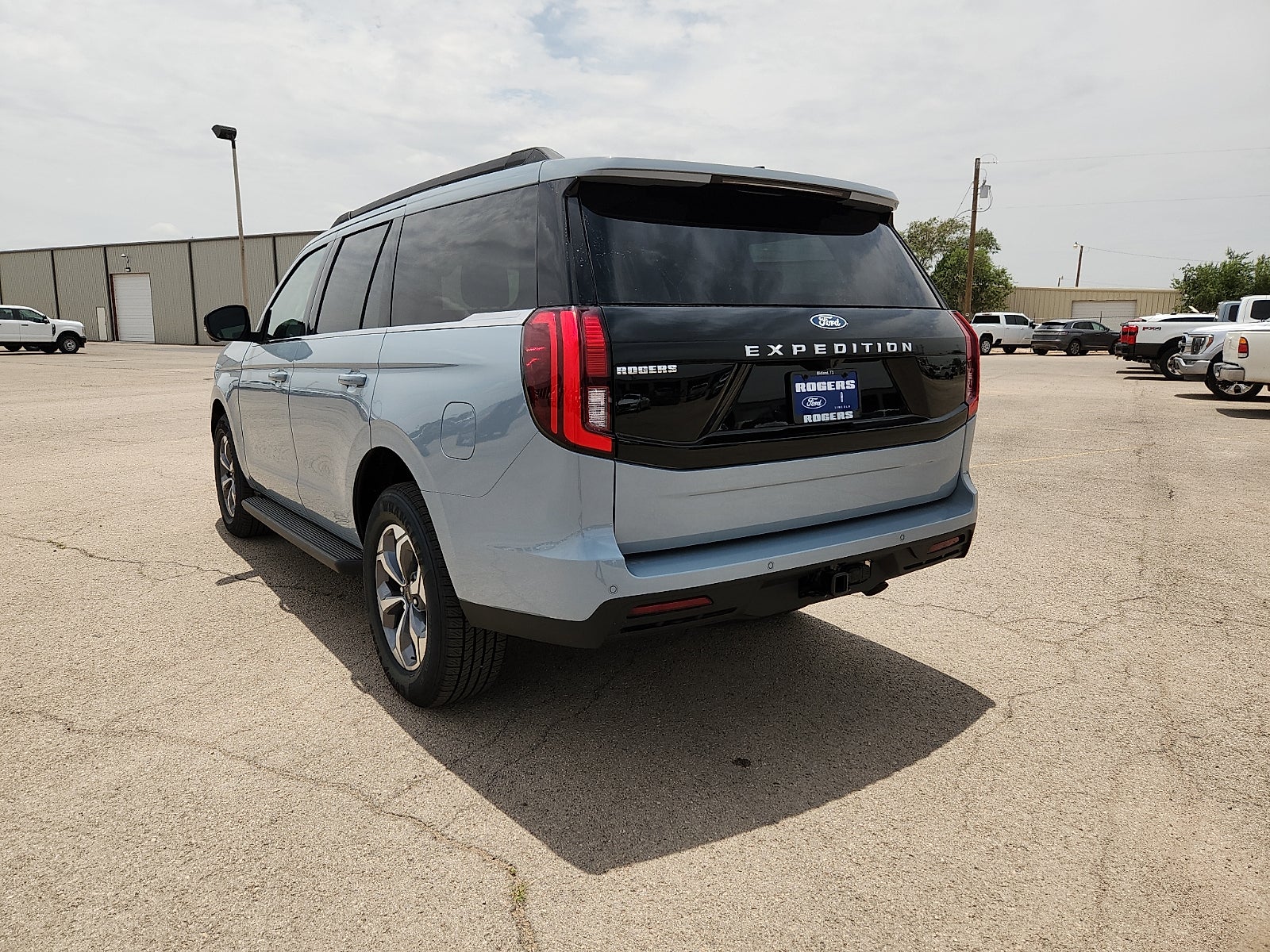 2027 Ford Expedition Active