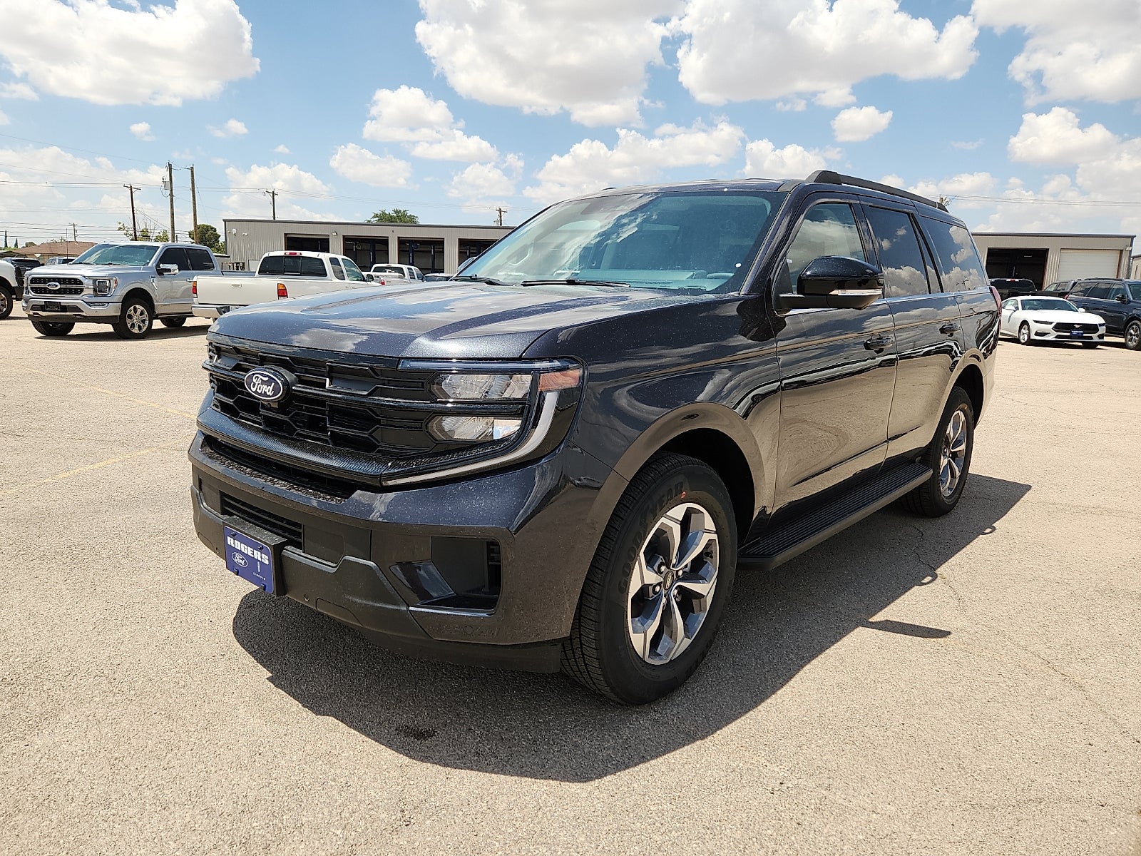 2027 Ford Expedition Active