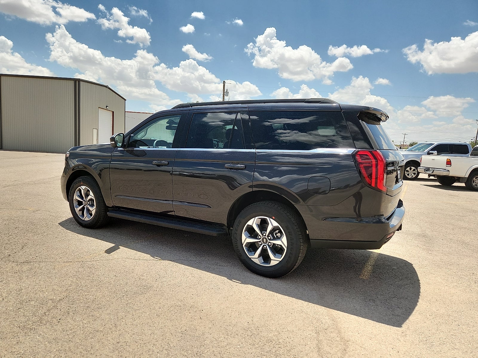 2027 Ford Expedition Active