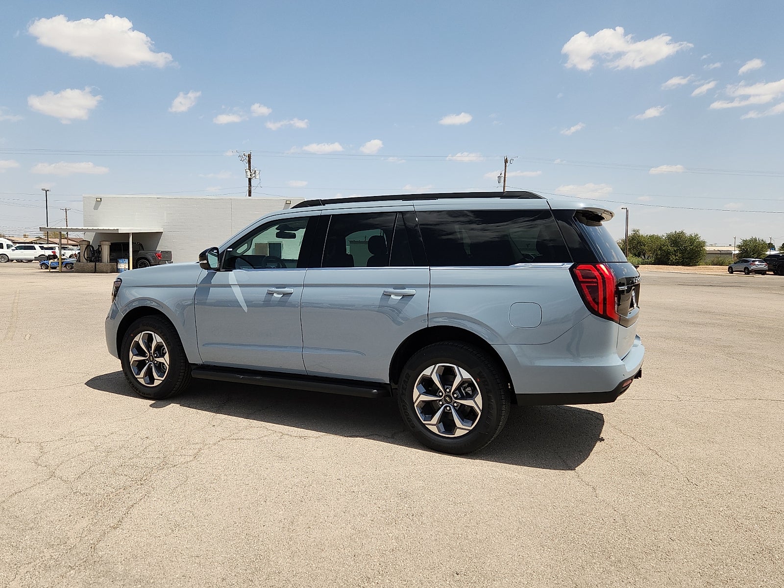 2027 Ford Expedition Active