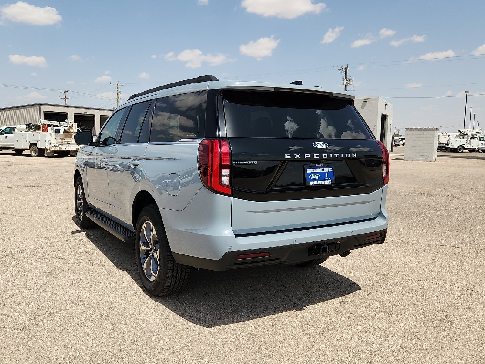 2027 Ford Expedition Active