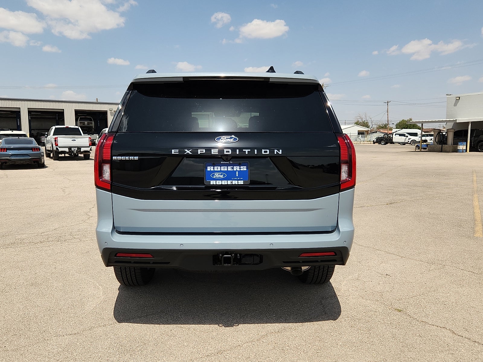 2027 Ford Expedition Active