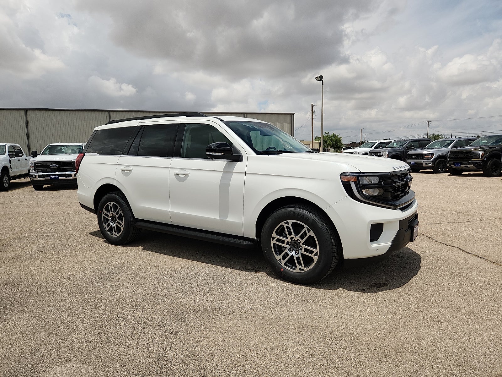 2026 Ford Expedition Active